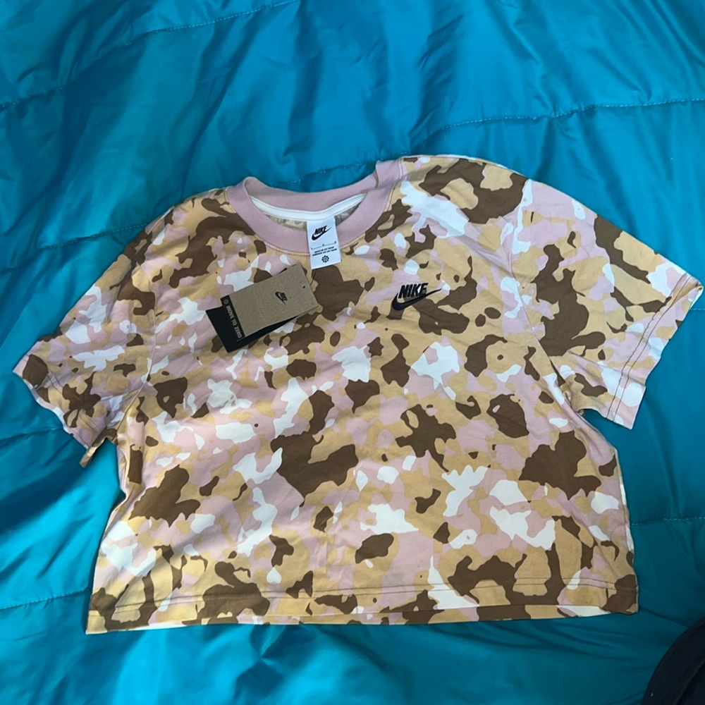 Loose fit pink Camo Nike crop top